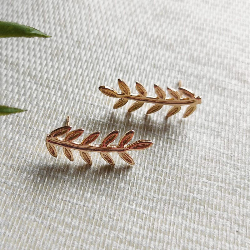 Brincos ear cuff folhas vendido na loja online Céu da Pele.